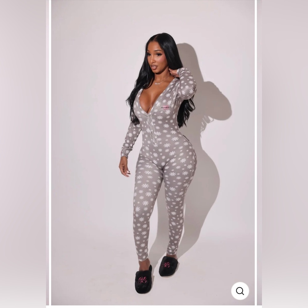 Bold and Beautiful Snowflake onesie pajamas